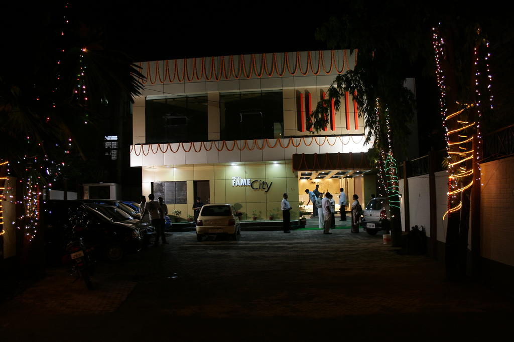 Hotel Fame City Γουβαχάτι Εξωτερικό φωτογραφία