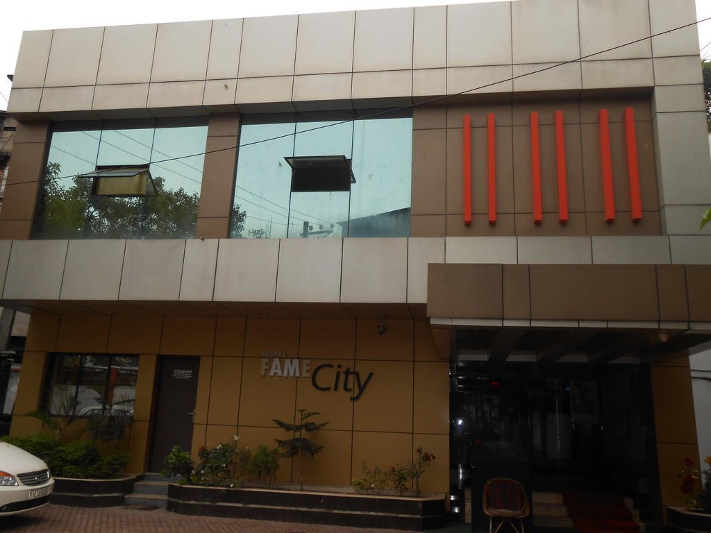 Hotel Fame City Γουβαχάτι Εξωτερικό φωτογραφία