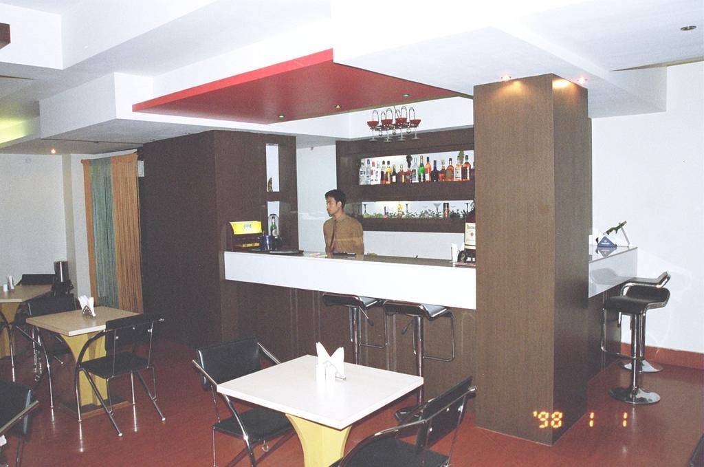 Hotel Fame City Γουβαχάτι Εξωτερικό φωτογραφία